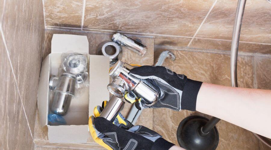 Professional gutter cleaning in Dell, MT